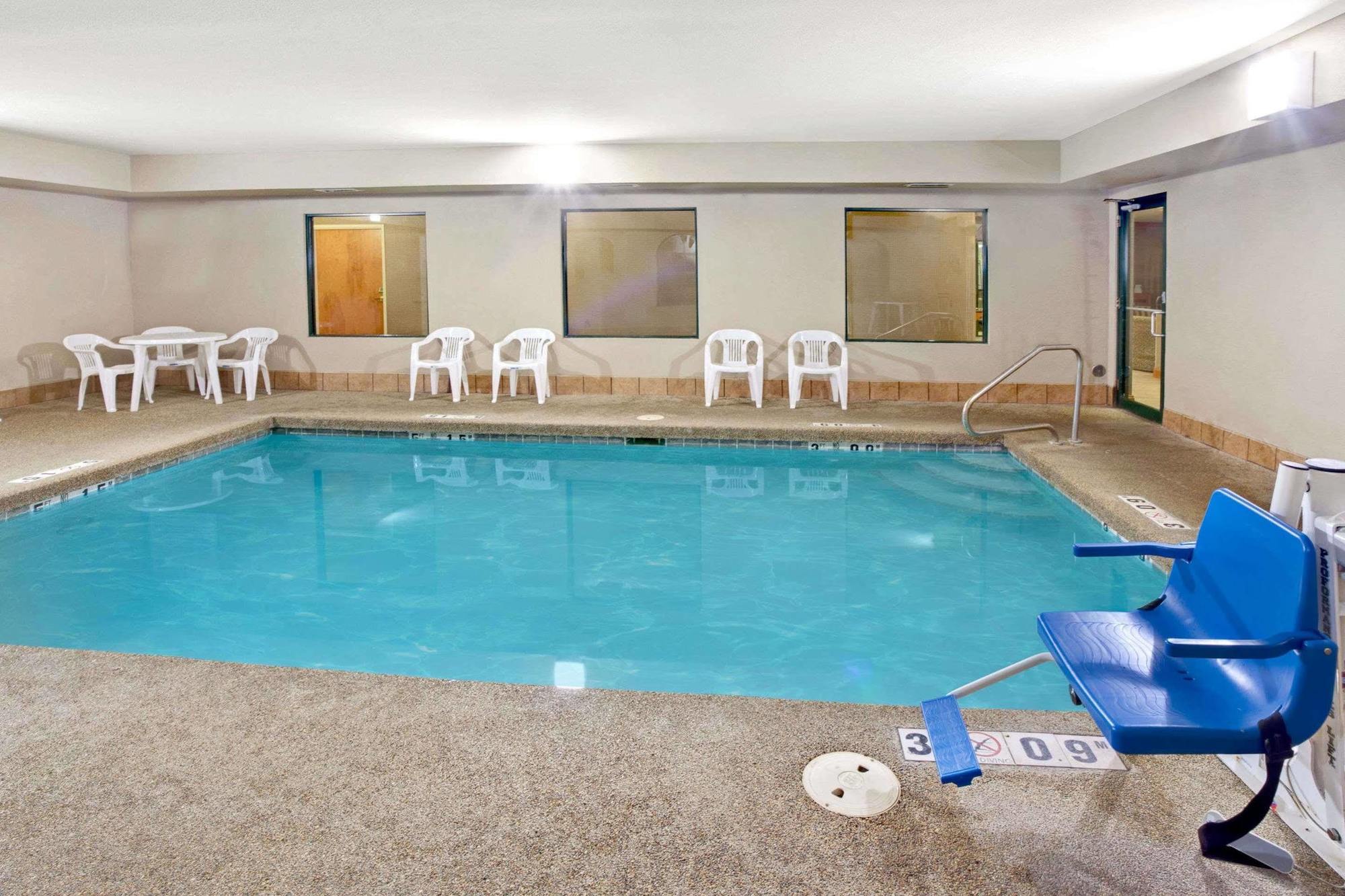 Super 8 By Wyndham South Bend Motel Eksteriør bilde